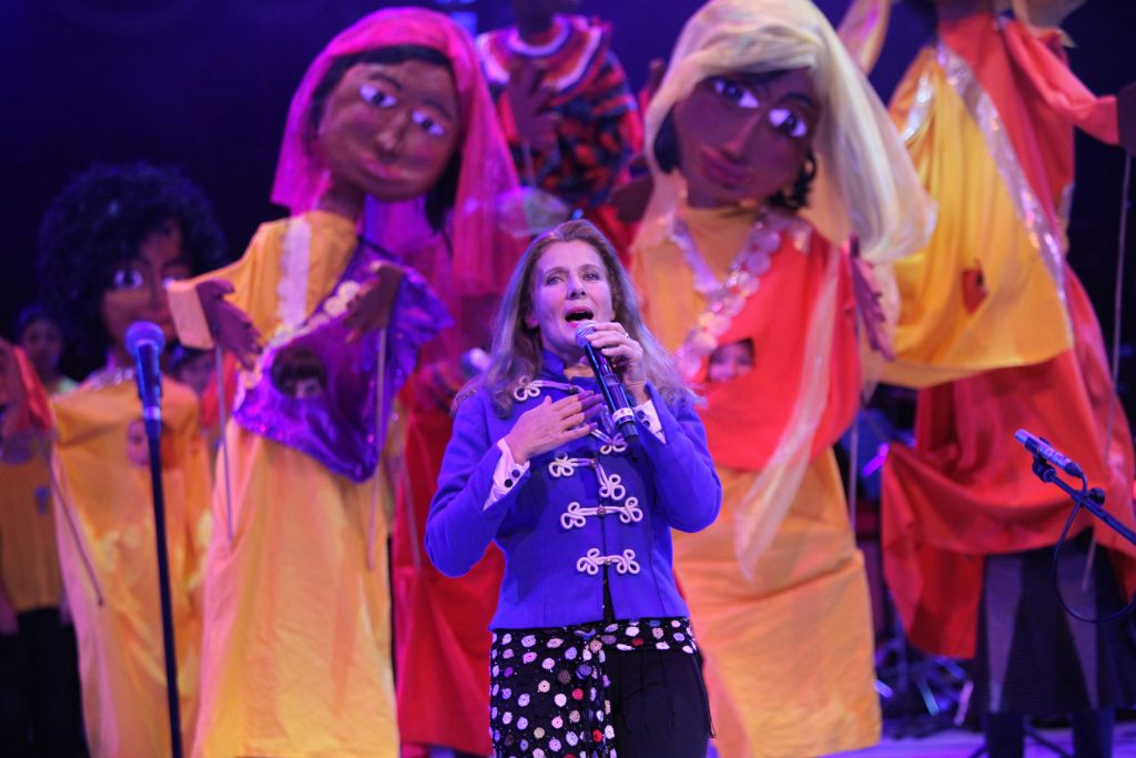 Le Grand concert des droits de l’enfant au Cirque d’Hiver avec Jacques Higelin et Nicole Croisille