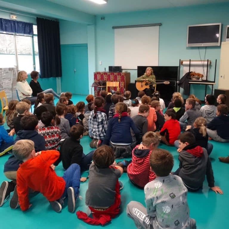 Rencontre dans une école