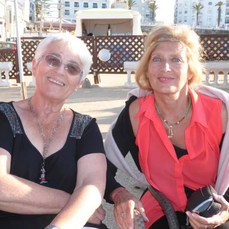 Marie-Christine-qui-a-orchestre-Chantons-la-planete-avec-les-eleves-tunisiens-du-lycée-français-La-Marsa