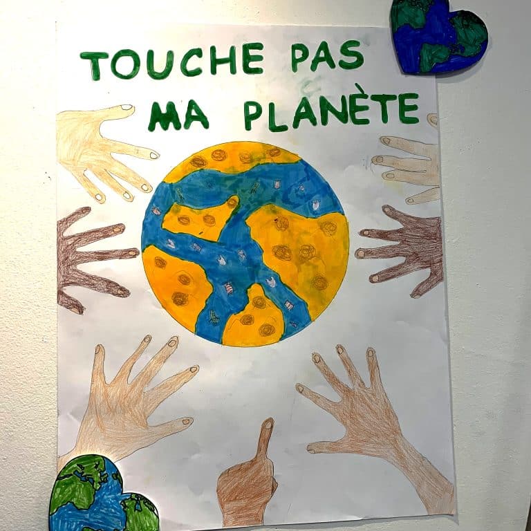 Dessin touche pas ma planète les mains+