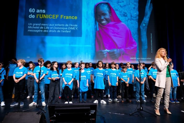 Dominique Dimey chante pour l'Unicef